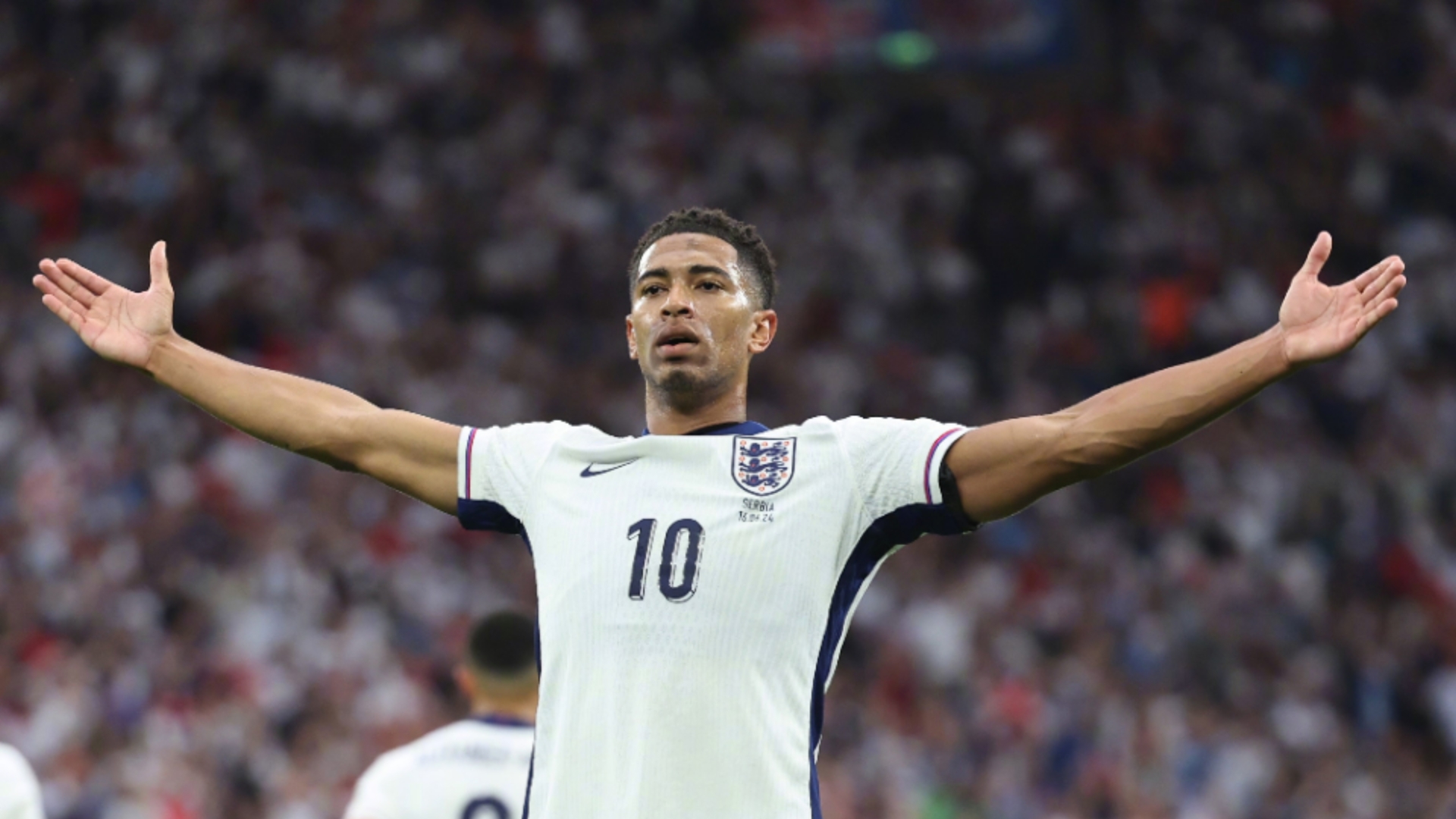 阿门：杜兰特充分放权给年轻人，但会在需要他的时候站出来（阿门：杜兰特把舞台让给年轻人，关键时刻仍会挺身而出）