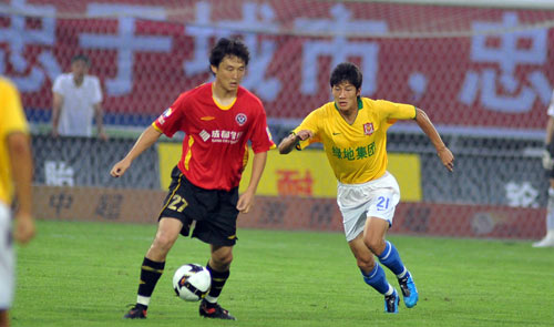 国脚连续助攻，带动全队节奏（国脚连送助攻，盘活全队节奏）