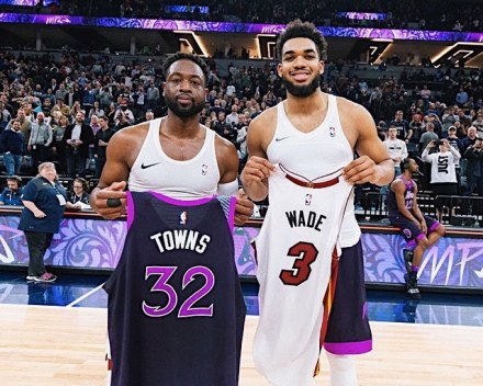 终于打出了一场像样的比赛，魔术后场大将能否保持这样的水准呢？（终于迎来亮眼一战，魔术后场核心能否延续这样的表现？）