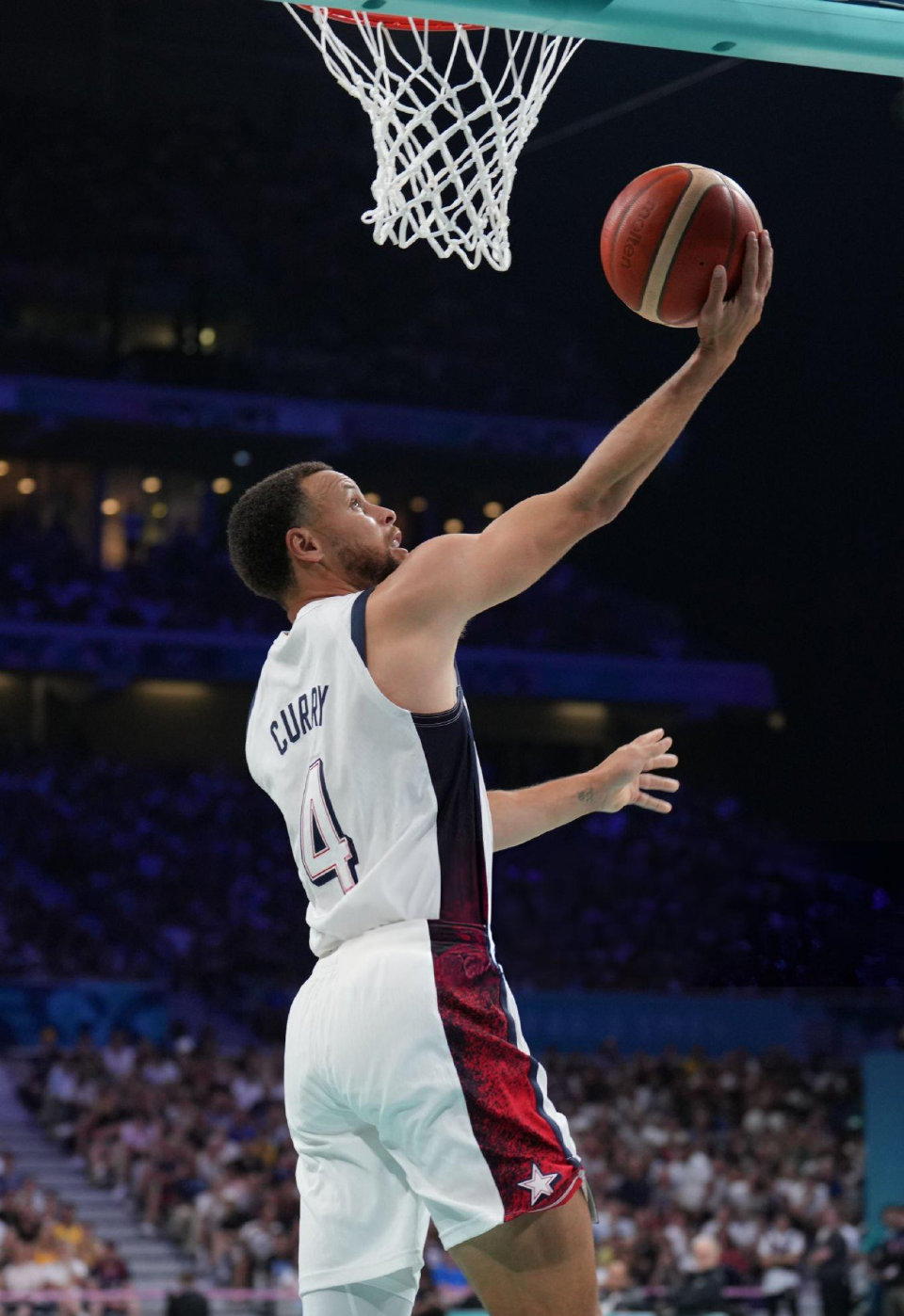 狄龙谈没跟詹姆斯冲突：先对别人尊重，才能赢得别人的尊重（狄龙谈与詹姆斯无冲突：先尊重他人，才能被尊重）