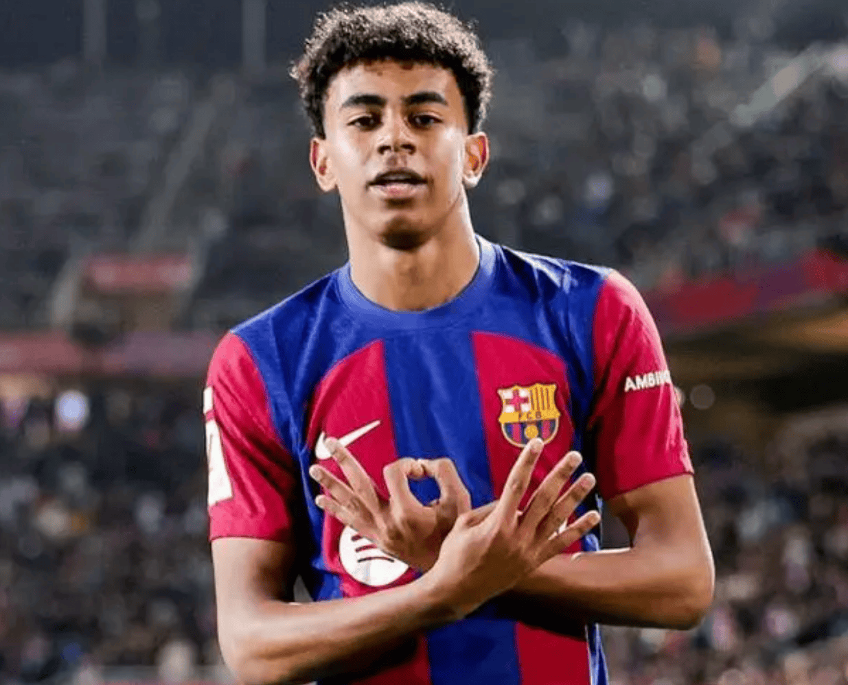 因伤缺席今年剩余比赛阵容：德布劳内、卡瓦哈尔、加维等在列（年内余下赛程伤停名单：德布劳内、卡瓦哈尔、加维等将缺席）