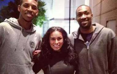 唐斯谈尼克斯杯赛夺冠：我们是当之无愧的冠军（唐斯：尼克斯杯赛问鼎，我们是实至名归的冠军）