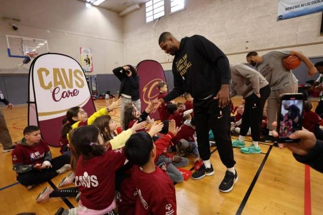 蒙雷亚尔：阿森纳有实力冲击英超、欧冠双冠王（蒙雷亚尔：阿森纳具备问鼎英超与欧冠双冠的实力）