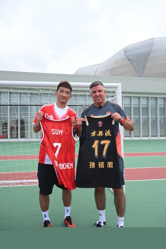 14次，维尼修斯本赛季在进攻三区内被犯规次数五大联赛最多（维尼修斯本季进攻三区被犯规14次，五大联赛之最）