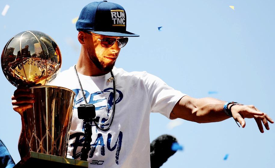 罗马诺：曼联已告知莱比锡准备正式报价谢什科（罗马诺：曼联已通知莱比锡将提交谢什科的正式报价）