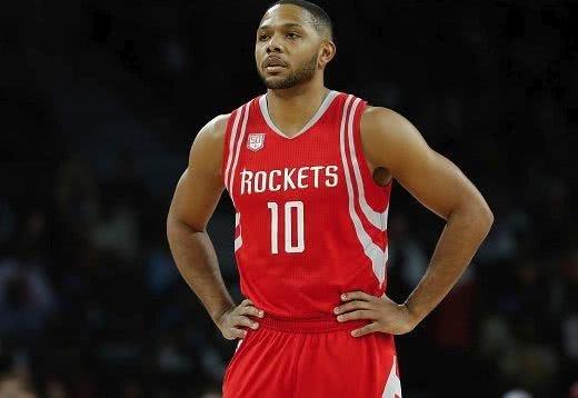 范弗里特：好几次防守库里时看了眼别处 然后再看库里就找不着了（范弗里特：防守库里稍一分神，转眼人就不见了）