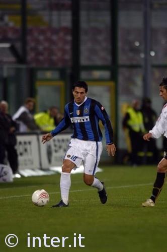 篮球火箭主力后卫被评为月最佳球员（火箭队首发后卫当选本月最佳球员）